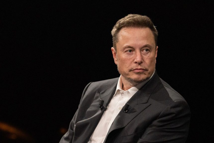 Elon Musk fixe une date limite à Tesla pour résoudre l’un de ses plus gros maux de tête