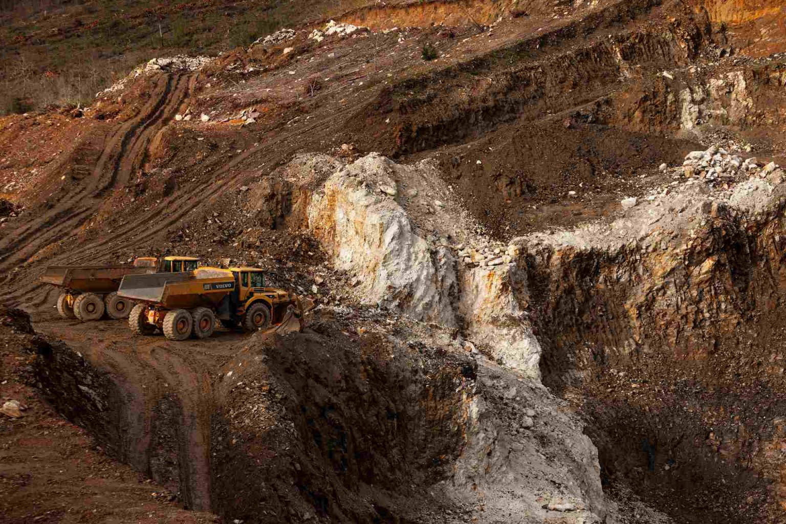 Le lithium de ce pays d’Europe de l’Est porte un coup fatal à la Chine et ses batteries de voitures électriques