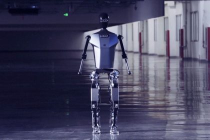 Le premier robot entièrement électrique au monde est en cours de construction, et voici toutes ses caractéristiques