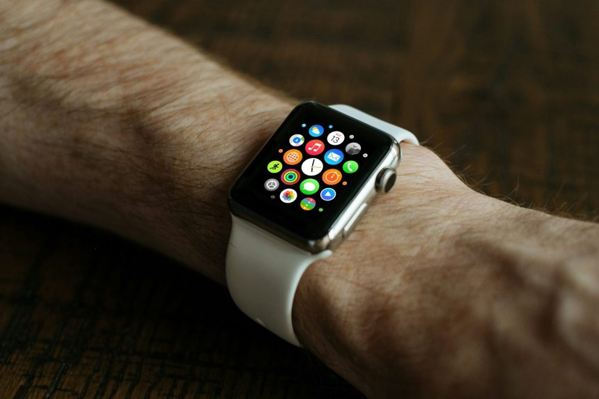 L’Apple Watch est-elle équipée d’une caméra cachée ? Cette vidéo montre quelque chose